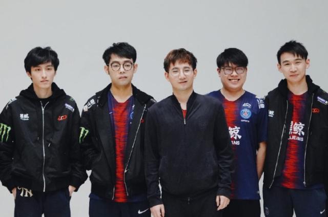 教练的悉心 教练的悉心